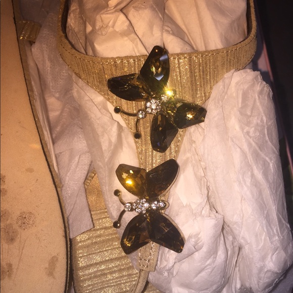 NEW - Vaneli Rhinestone Butterfly 🦋 Sandals - Picture 2 of 3